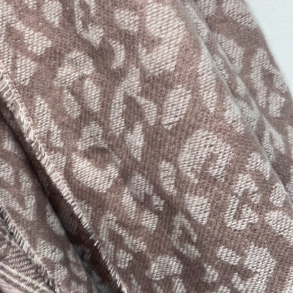 Plaid leopard scarf big‎ soft warm fringe NEW - Picture 3 of 6